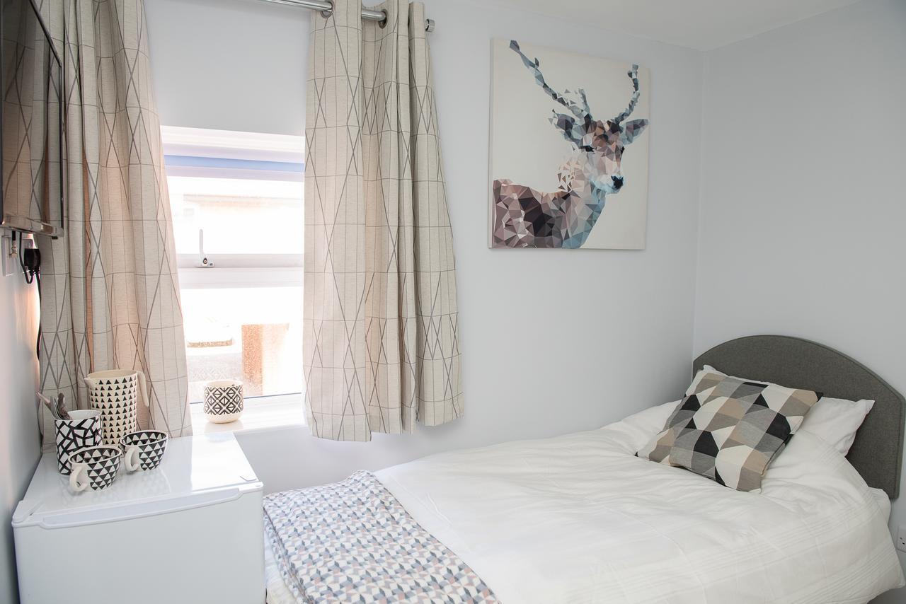 Pinehill Rooms Рединг Екстериор снимка