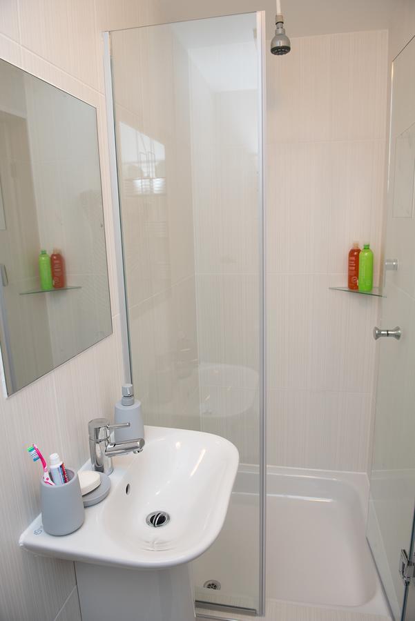Pinehill Rooms Рединг Екстериор снимка