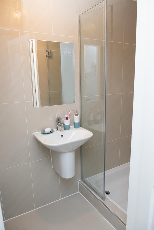 Pinehill Rooms Рединг Екстериор снимка