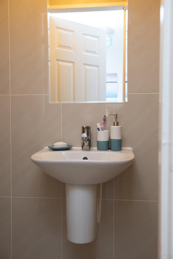 Pinehill Rooms Рединг Екстериор снимка